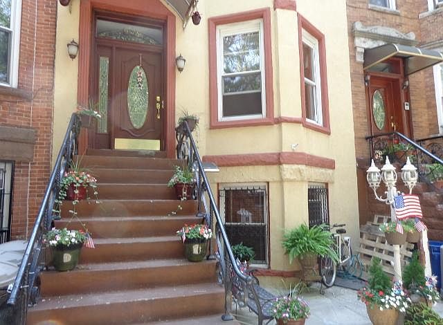 1st image of 436 W 47th St #2