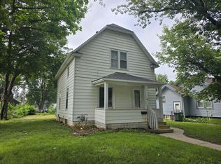 833 Dawson St, Waterloo, IA 50703