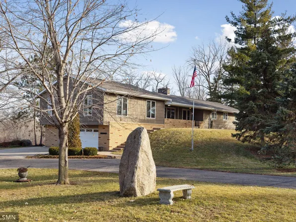 6850 Blackhawk Trl, Inver Grove Heights, MN 55077