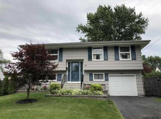 8 Manning Ave, Troy, NY 12180