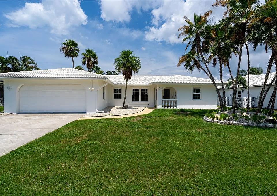 7354 Biltmore Dr