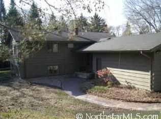 1526 E Shore Dr, Saint Paul, MN 55106