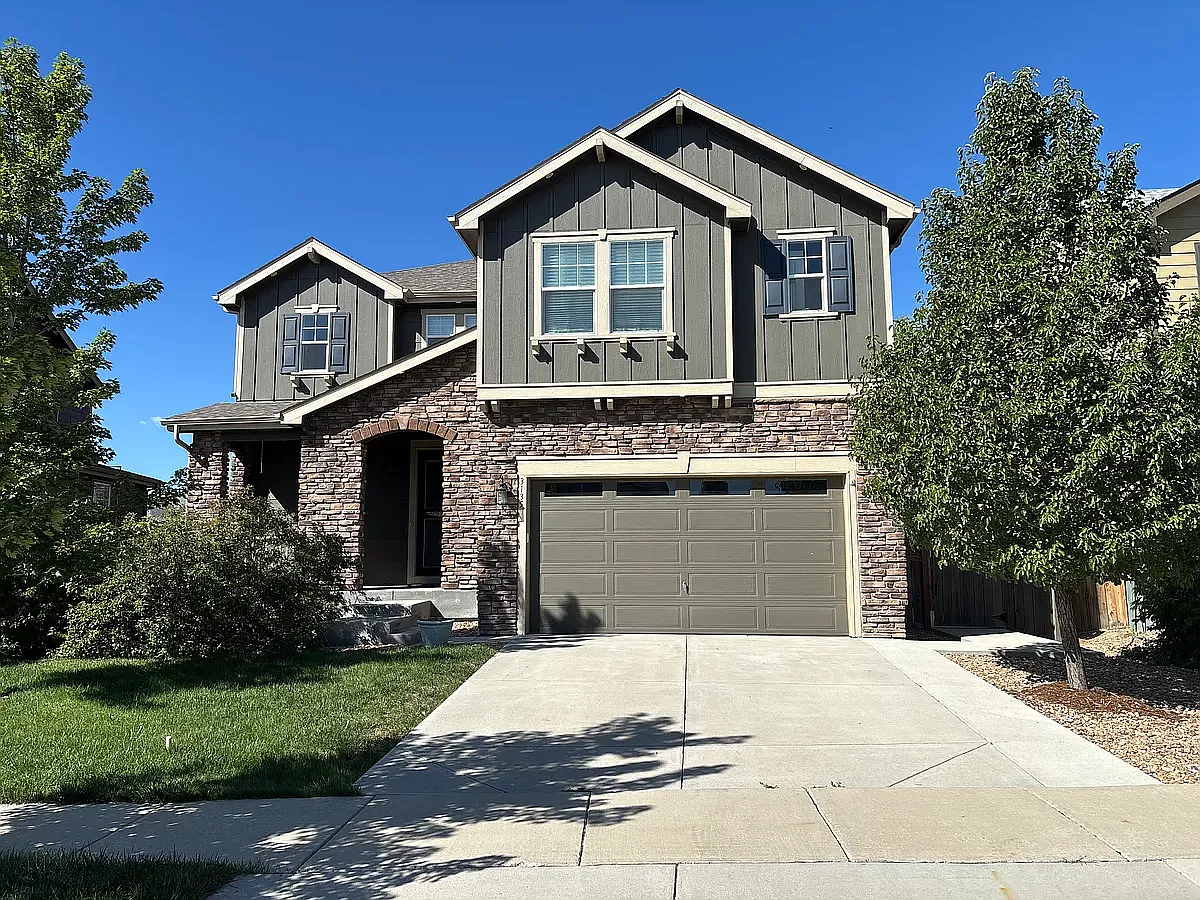 3 bed, 2.5 bath, 2800 sqft, $3,100 — Photo 1