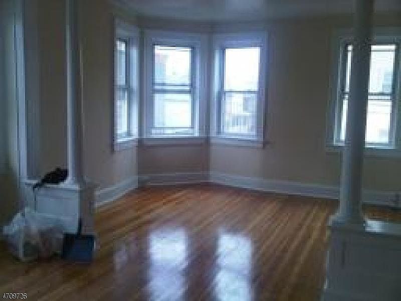 2nd image of 301 2nd St