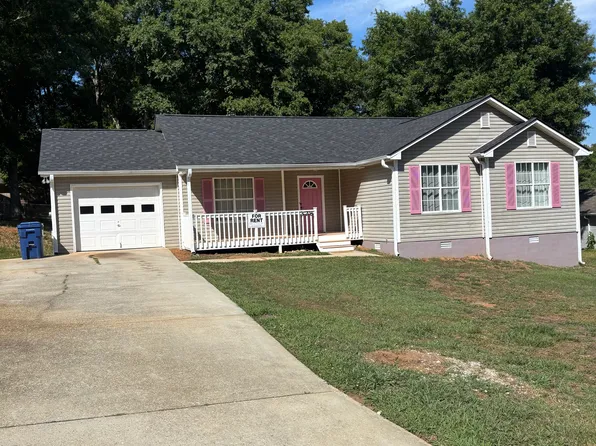 328 Mary Alice Dr, Winder, GA 30680
