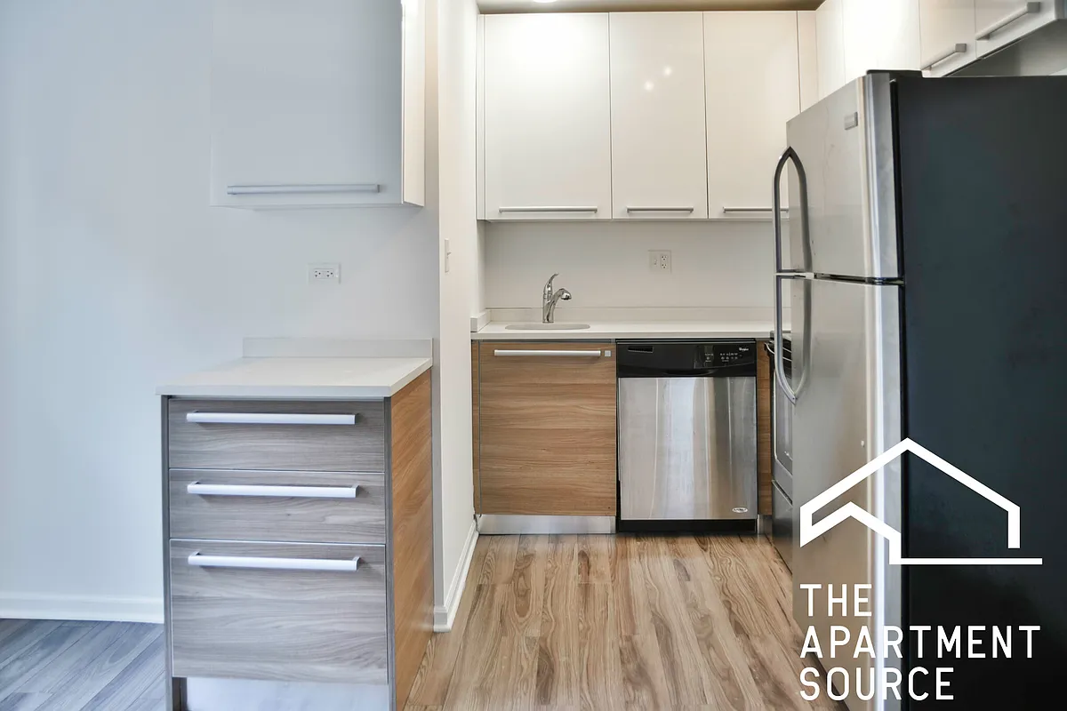 Building Photo - 935 W Carmen Ave #6E