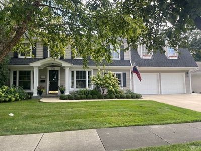 2105 Dewes St, Glenview, IL, 60025