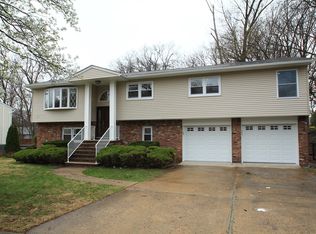 321 Kastler Ct, New Milford, NJ 07646