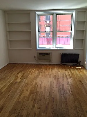 Rented by Acacia Realty | media 10