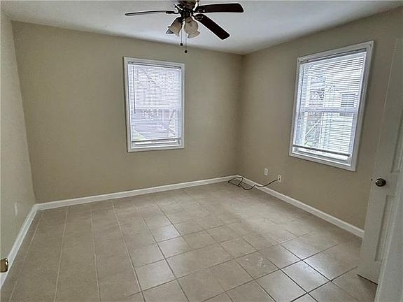 4th image of 6027 Mandeville St