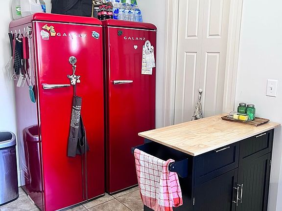 4th image of 3580 Burch Ave #3580