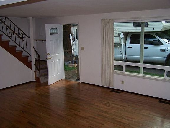 2nd image of 14808 Stone Ave N