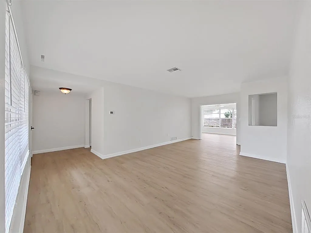 2 bed, 2.0 bath, 1260 sqft, $3,750 — Photo 4