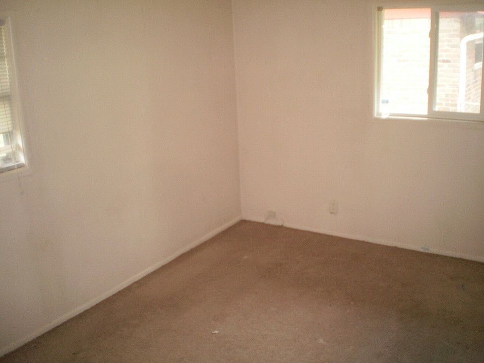 2nd image of 6120 Kingsbee Ct