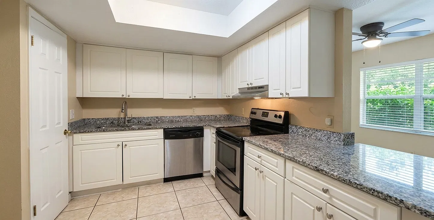 2 bed, 905 sqft, $2,000 — Photo 4