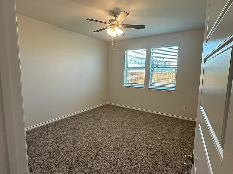 1318 Crookpost Dr — Photo 6