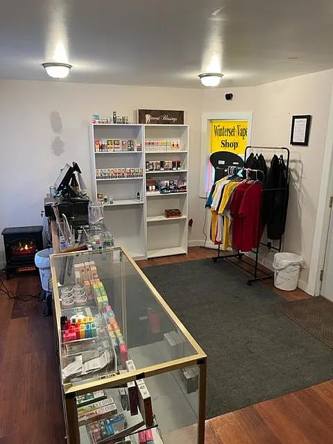 Studio, 200 sqft, $675 — Photo 2