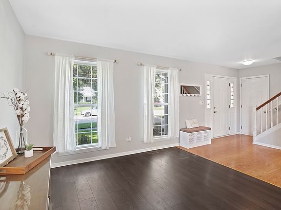 2nd image of 304 Vana Dr