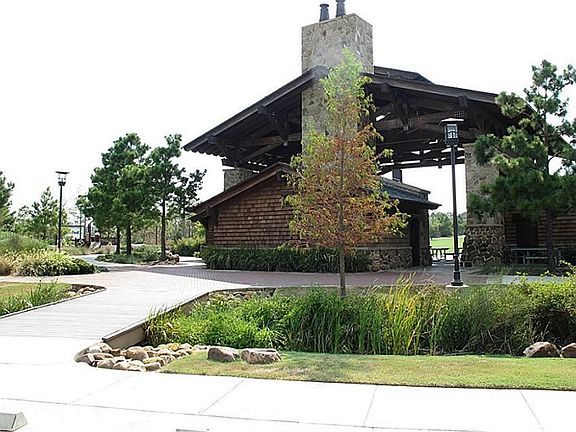 5th image of 67 Caprice Bend Pl