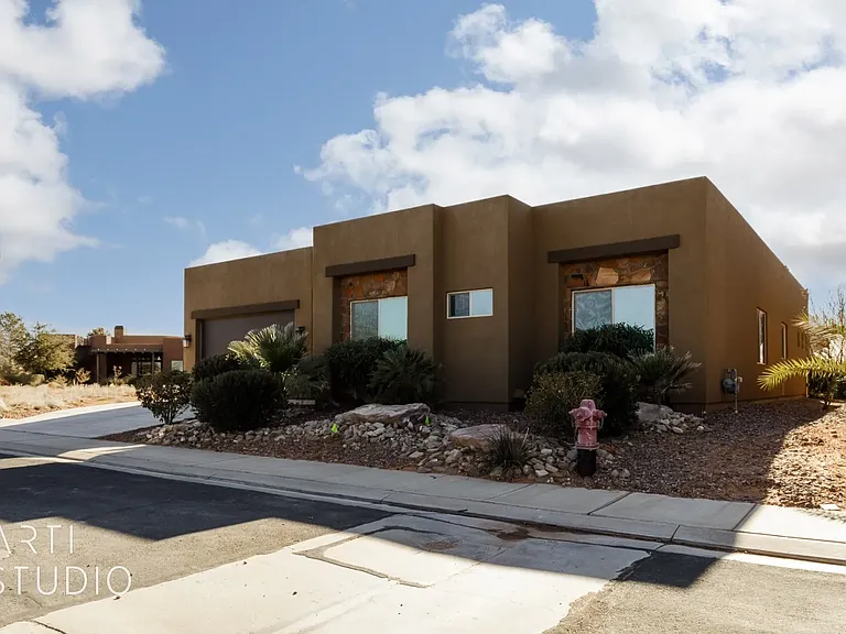 3278 S Retreat Dr — Photo 3