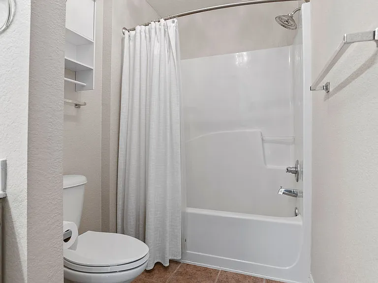 528 Loblolly Bay Dr — Photo 16
