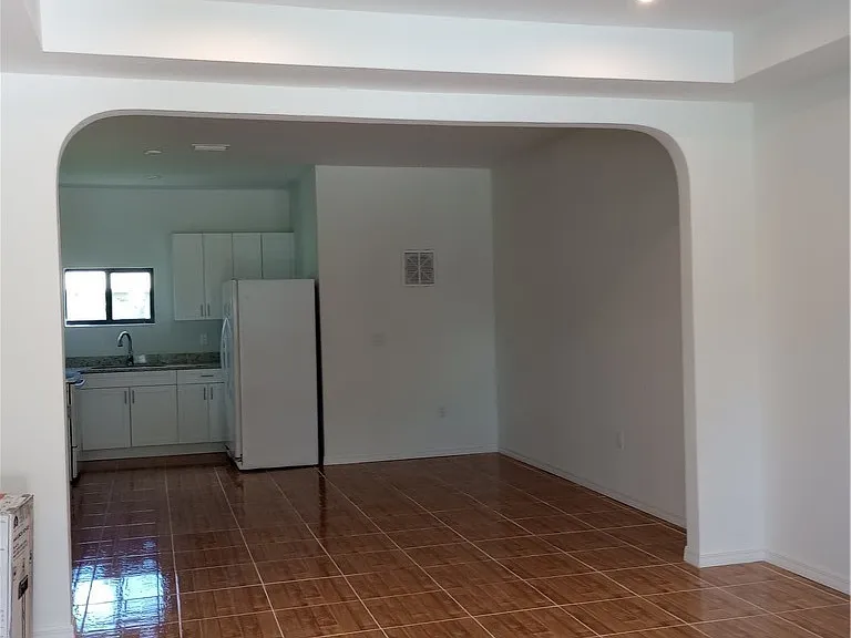 423 Canyon Dr S — Photo 3