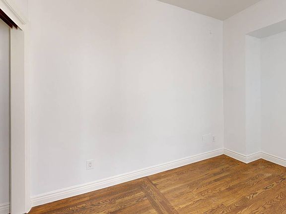 4th image of 1842 Clay St #202