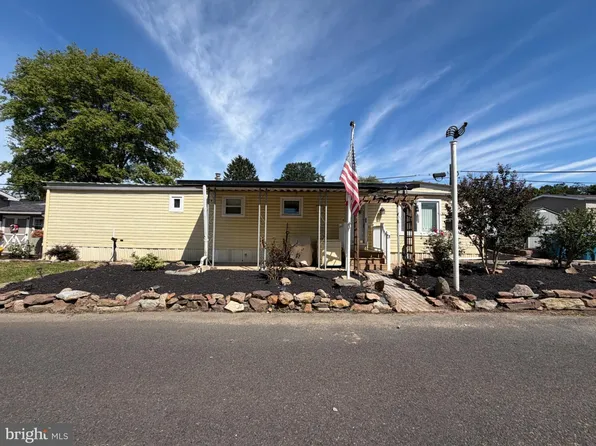 16 Childs Dr, Doylestown, PA 18901