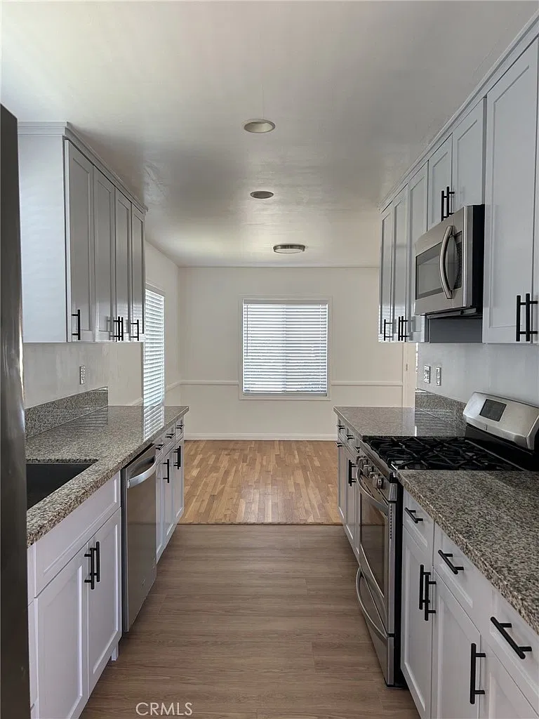 3 bed, 1264 sqft, $3,850 — Photo 4