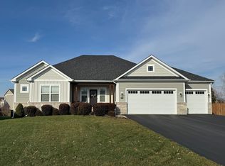 973 Hamilton Dr, Sycamore, IL 60178