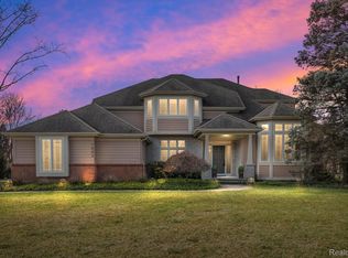 1803 Sunburst Dr, Troy, MI 48098