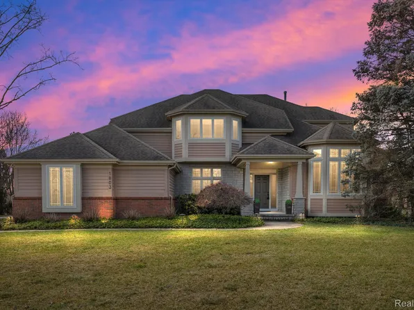 1803 Sunburst Dr, Troy, MI 48098