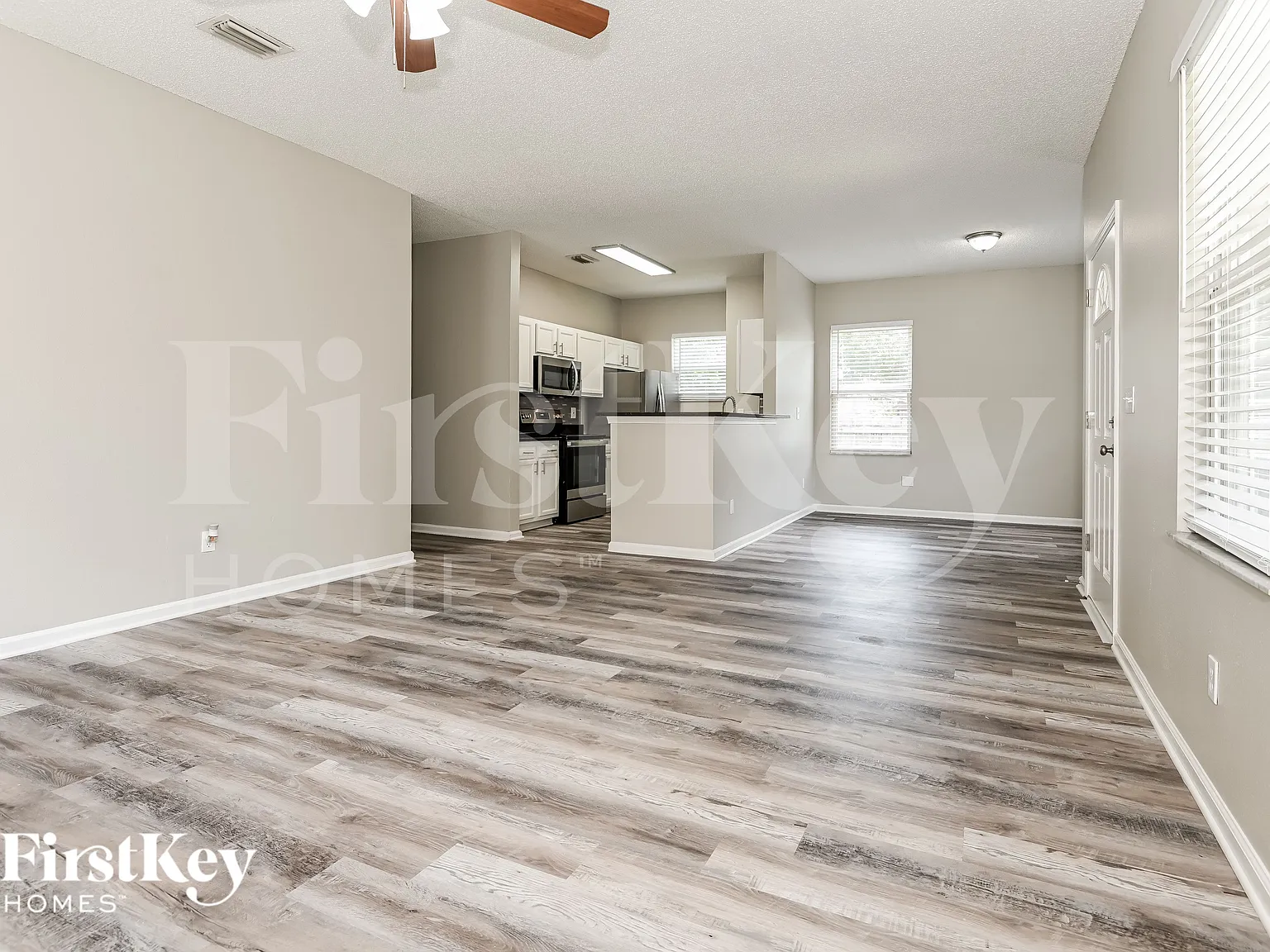4 bed, 2.0 bath, 1344 sqft, $1,595 — Photo 4