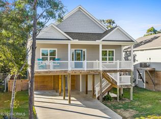 105 NE 38th St, Oak Island, NC 28465