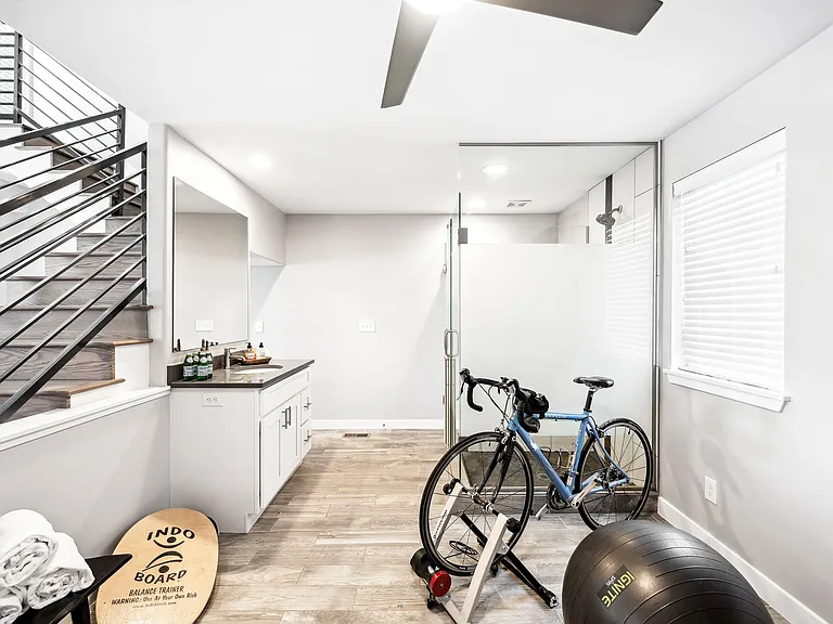 1555 W 43rd Ave — Photo 26