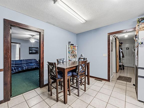 4th image of 423 Old Greenhill Rd