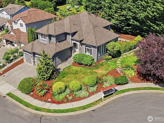 2nd image of 18009 Ambleside Court