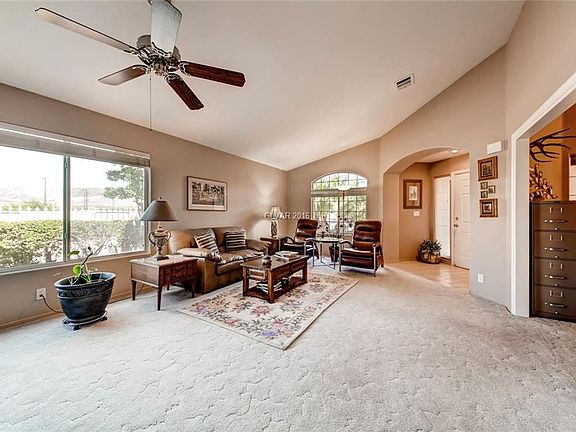 4th image of 1057 Armillaria St