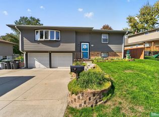 12564 Bartels Dr, Omaha, NE 68137