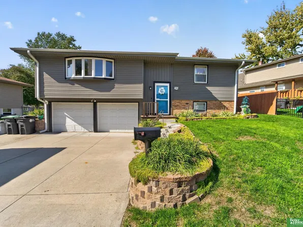 12564 Bartels Dr, Omaha, NE 68137