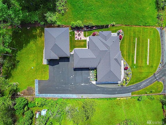 4th image of 4605 122nd Ave E