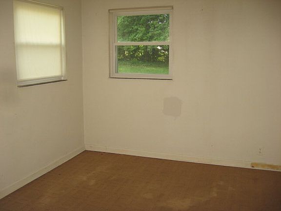 3rd image of 1792 Dexter Ave