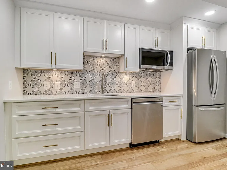 5019 Fleming Dr — Photo 31