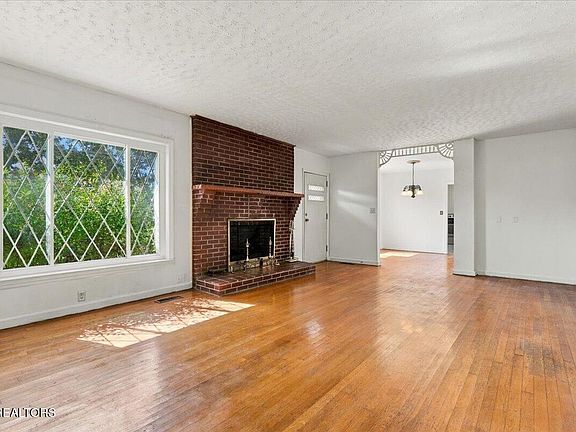 4th image of 3419 Buffat Mill Rd