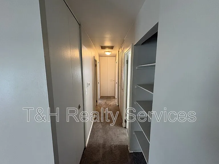 3611 Chateau Ln — Photo 8
