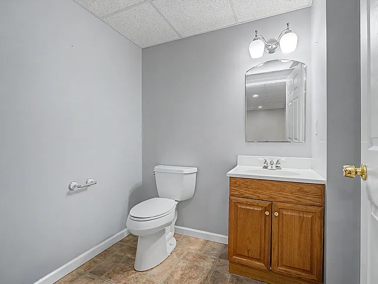 2242 Rosina Dr — Photo 37