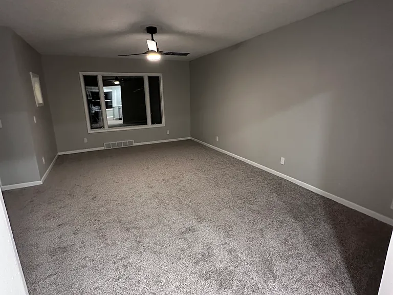 1404 Golf St — Photo 3