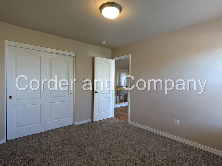 8827 Hampton Ave NE — Photo 19