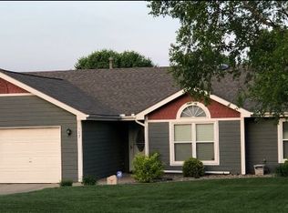 512 Durham Ct, Lawrence, KS 66049