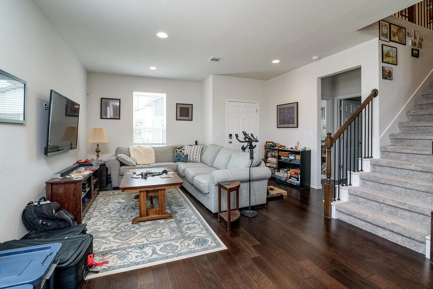 4 bed, 3.0 bath, 1931 sqft, $3,300 — Photo 4
